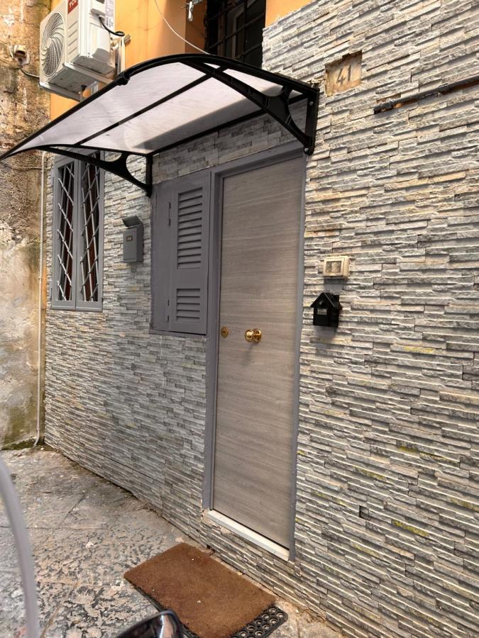 Mini House Vicoletto Pontenuovo 41 Apartment เนเปิลส์ ภายนอก รูปภาพ