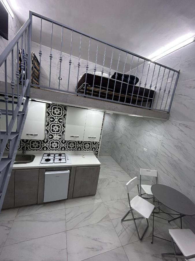 Mini House Vicoletto Pontenuovo 41 Apartment เนเปิลส์ ภายนอก รูปภาพ