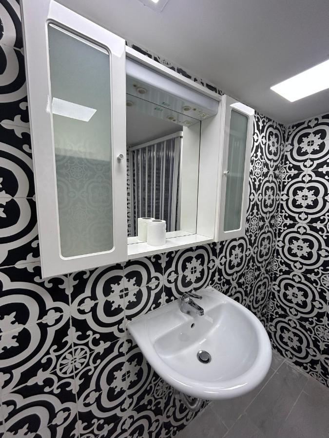 Mini House Vicoletto Pontenuovo 41 Apartment เนเปิลส์ ภายนอก รูปภาพ