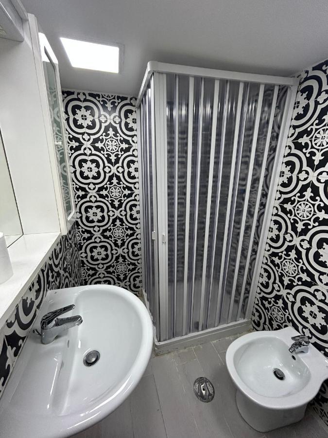 Mini House Vicoletto Pontenuovo 41 Apartment เนเปิลส์ ภายนอก รูปภาพ
