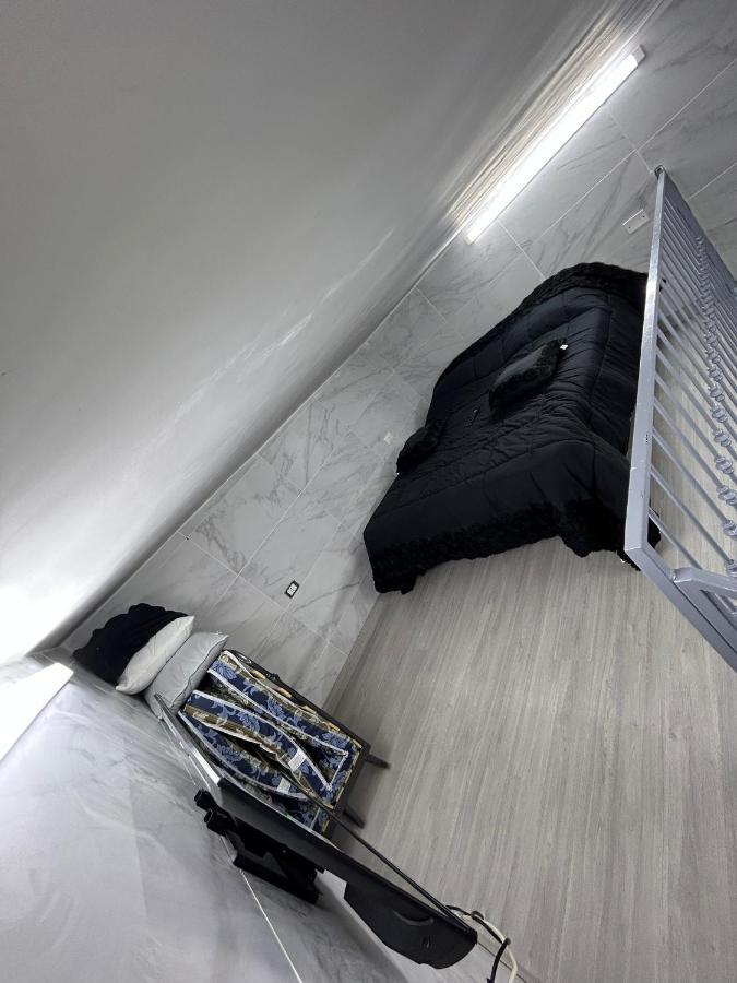 Mini House Vicoletto Pontenuovo 41 Apartment เนเปิลส์ ภายนอก รูปภาพ